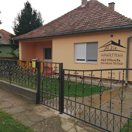 Apartman Fiva Apartment Pacir Екстериор снимка