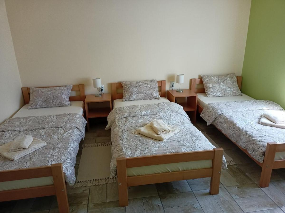 Apartman Fiva Apartment Pacir Екстериор снимка