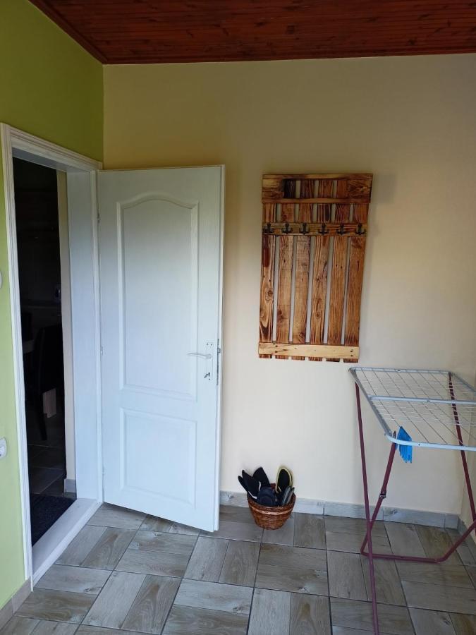 Apartman Fiva Apartment Pacir Екстериор снимка