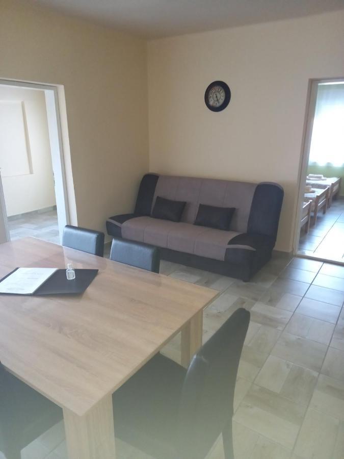 Apartman Fiva Apartment Pacir Екстериор снимка