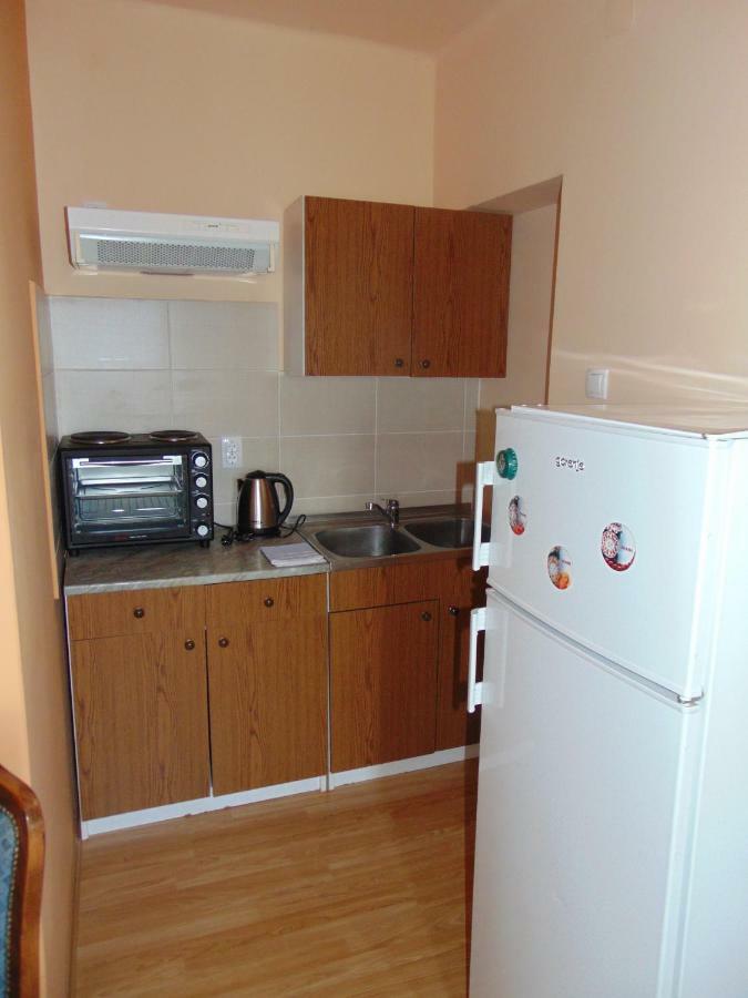 Apartman Fiva Apartment Pacir Екстериор снимка