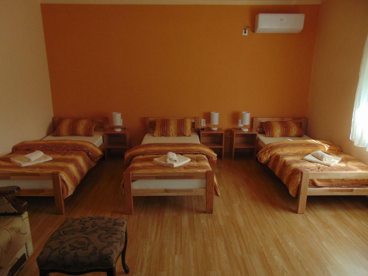 Apartman Fiva Apartment Pacir Екстериор снимка