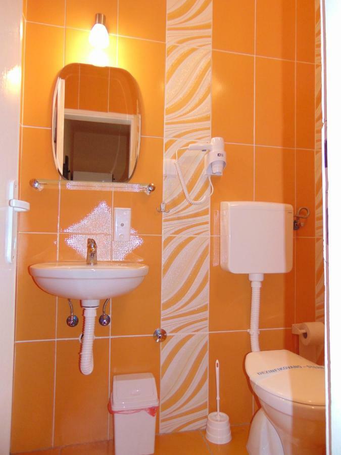 Apartman Fiva Apartment Pacir Екстериор снимка