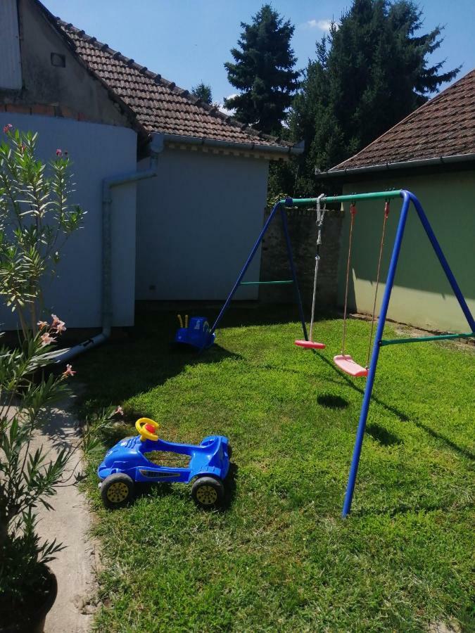 Apartman Fiva Apartment Pacir Екстериор снимка